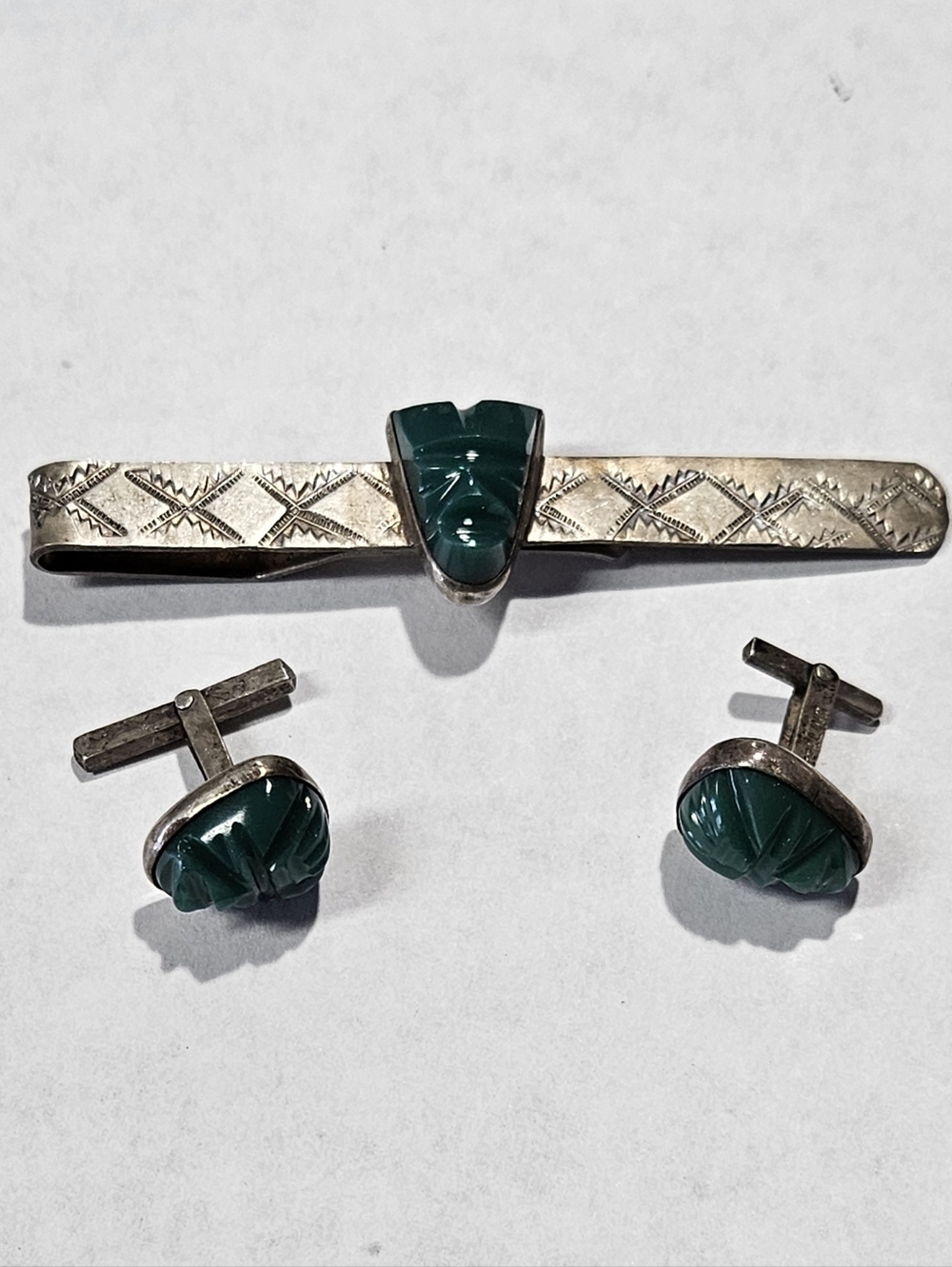 Vintage Mexico Sterling Silver Carved Green Stone Aztec Face Tie Bar & Cufflinks